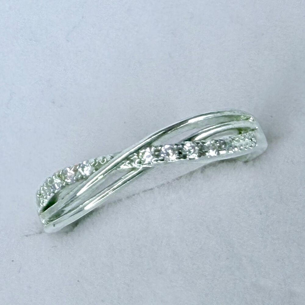 Intertwined Crossover Band Ring with Clear Stones